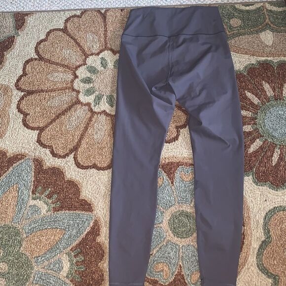 EUC WOMEN’S MEDIUM REGULAR EVERLANE EXTRA HIGH-WAISTED PERFORM LEGGINGS - Picture 2 of 7